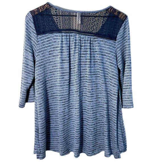 Xhilaration Gray and White Relaxed Tunic Top 3/4 Sleeves Lace back stretch. - Picture 2 of 10